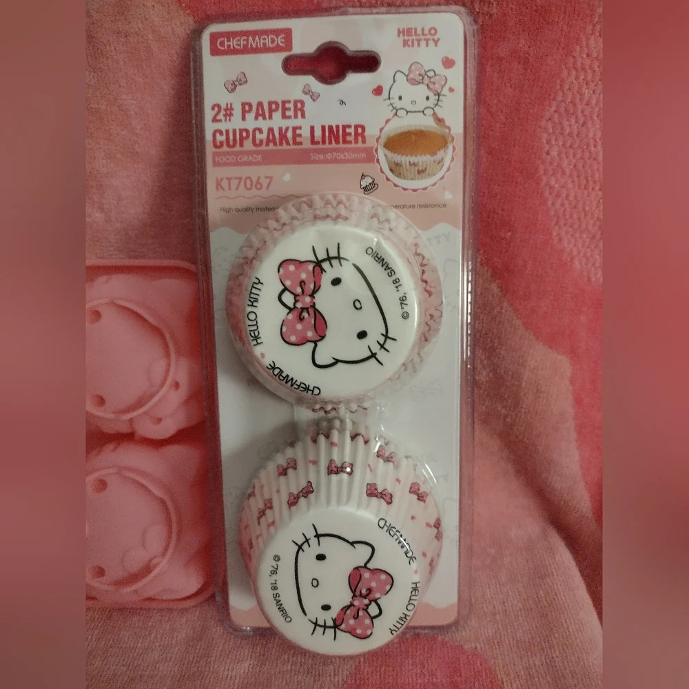 Hello Kitty Officially Licensed Cupcake Liners & Silicone Baking Pan Set